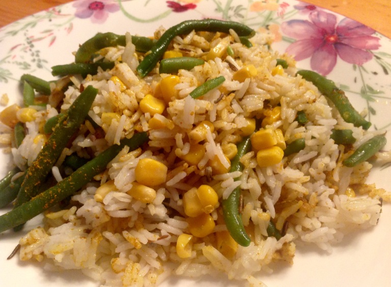 Curry rice with green beans and sweetcorn