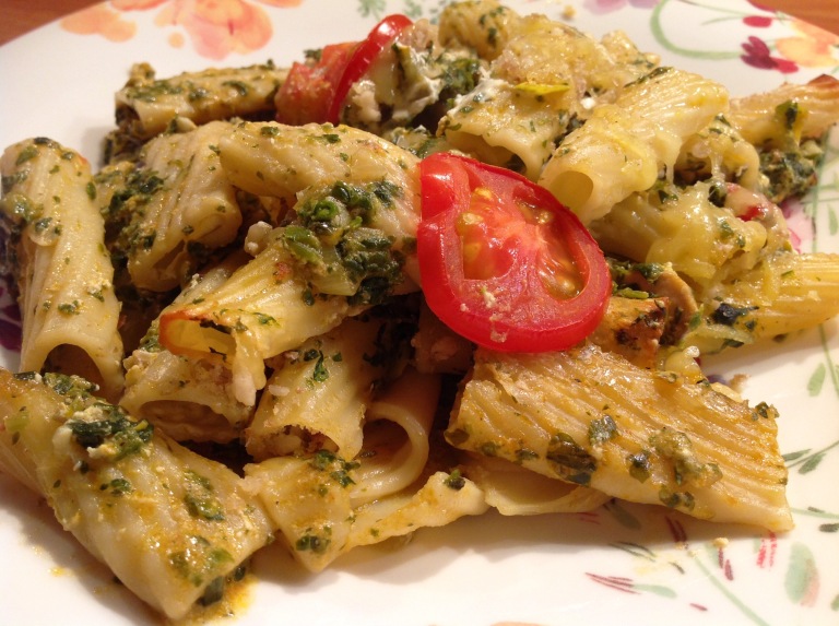 Pasta bake with spinach and mushrooms