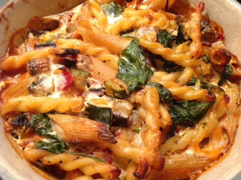 Pasta bake with mushroom and spinach